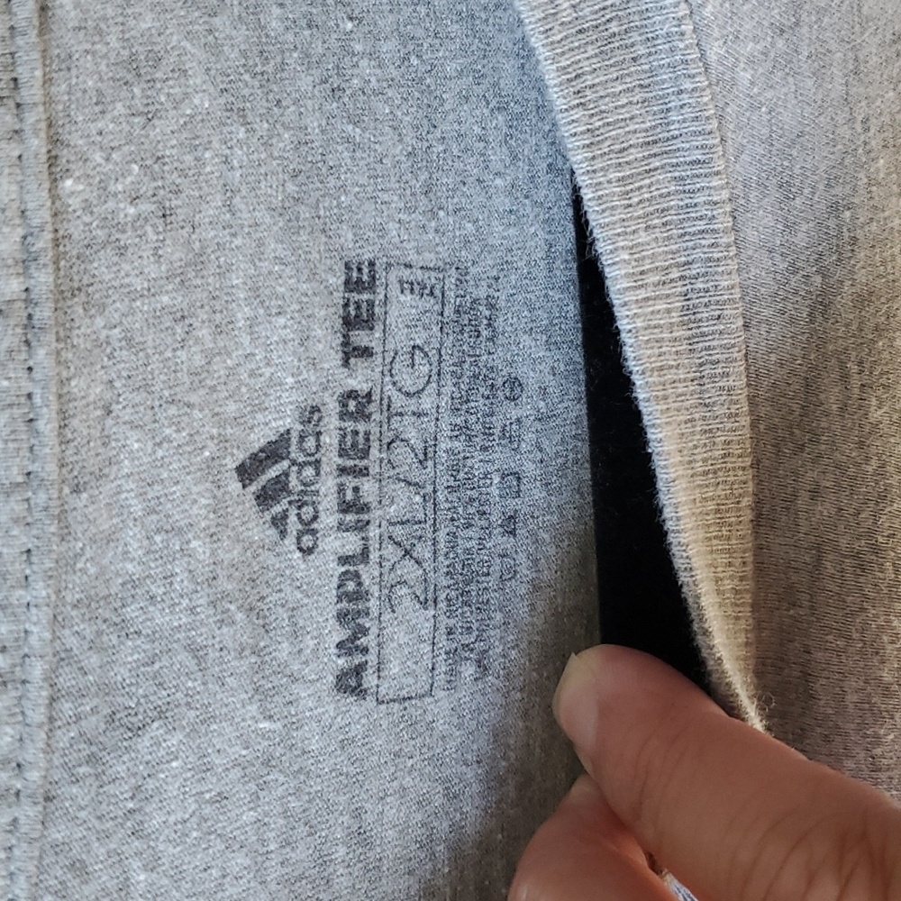 Adidas T-Shirt - Picture 3 of 5